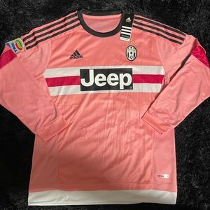 Juventus away 15-16 jersey